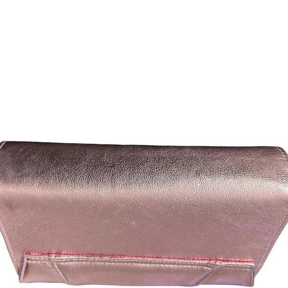 Liselle Kiss Convertible Clutch Metallic Pink